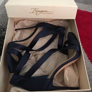 IMAGINE BY VINCE CAMUTO SIZE 10 BLUE HEEL